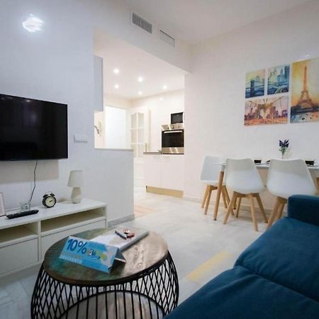 Holidays2Malaga Eduardo Ocon Ground Floor Renovated Apartment In The City Center Exterior photo