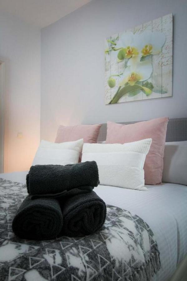 Holidays2Malaga Eduardo Ocon Ground Floor Renovated Apartment In The City Center Exterior photo