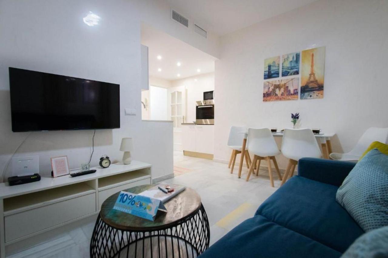 Holidays2Malaga Eduardo Ocon Ground Floor Renovated Apartment In The City Center Exterior photo
